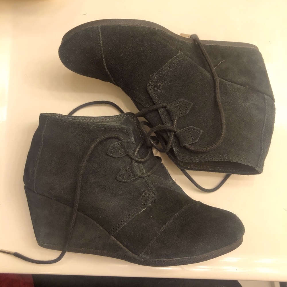 Toms Suede Booties